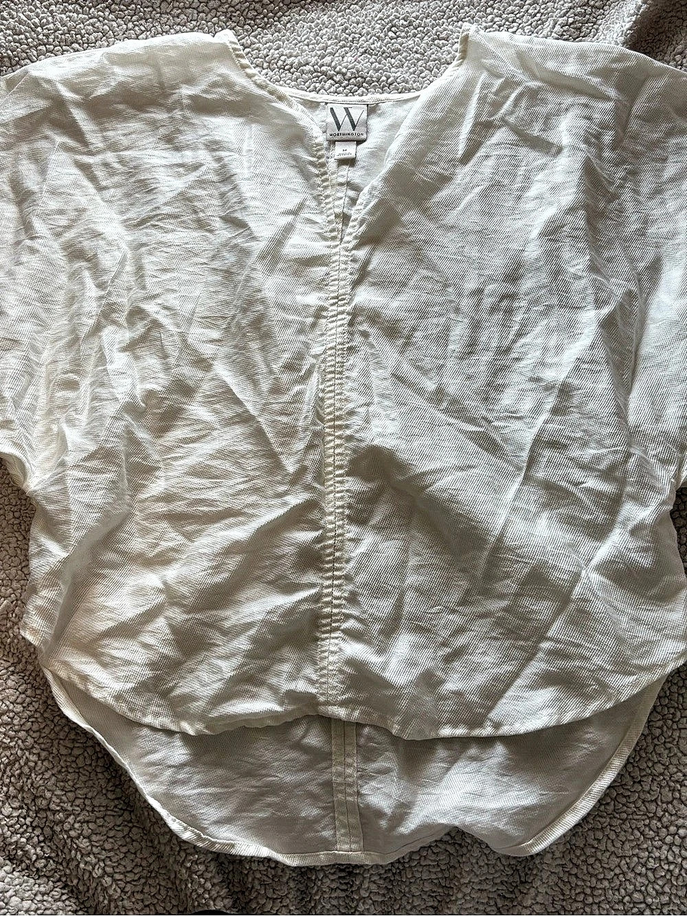 Worthington Textured Button Front Top in White Size Medium Like New